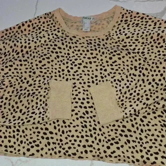 Forever 21 Cheetah Long Sleeve Crop Top Size Large - Picture 4 of 7